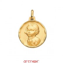 Médaille enfant en prière